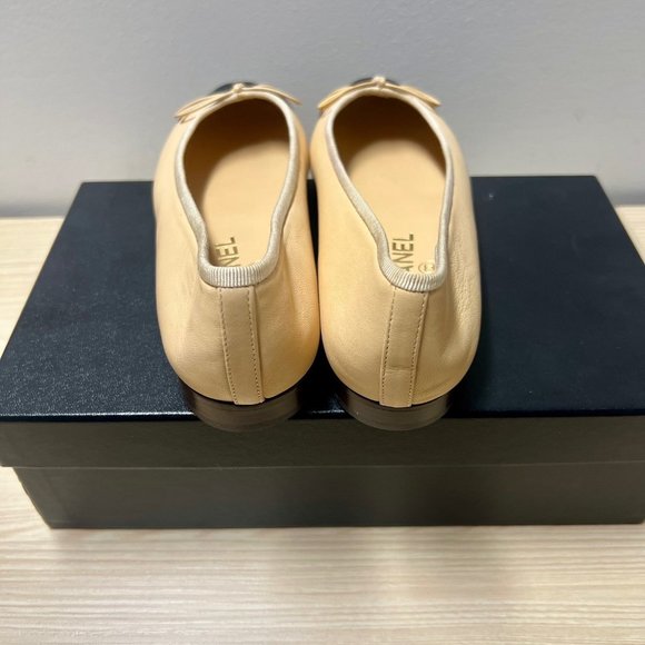 Chanel Interlocking CC Logo Ballet Flats 37.5 - Picture 2 of 8
